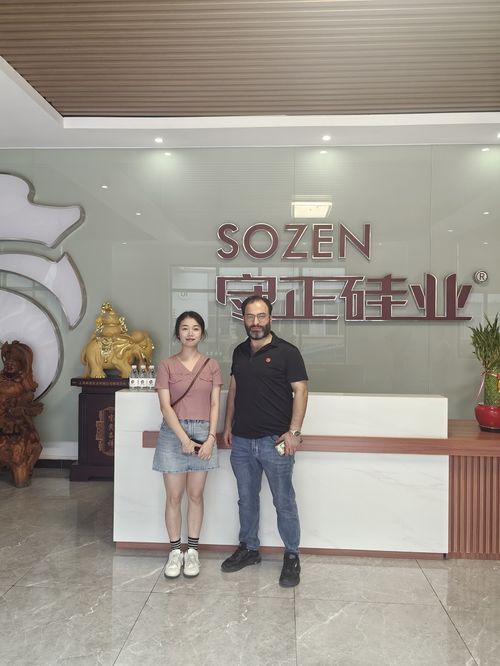 I clienti dei paesi del Medio Oriente sono i benvenuti a visitare la fabbrica per effettuare ordini