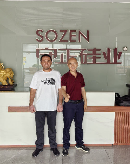 Ultime notizie aziendali su Gli amici del Kazakistan sono i benvenuti a visitare la nostra fabbrica di sigillanti