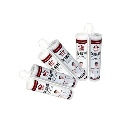 Stucco ceramico per piastrelle con tempo di presa di 24 ore. Ottima resistenza ai solventi per prestazioni elevate.